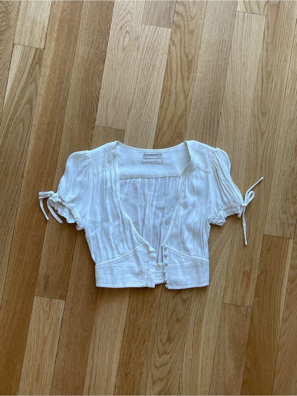 Urban Outfitters Puff Tie Sleeve Button Up Cropped Blouse - white